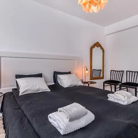 66 - Stylish Two Bedroom In Lozenets District By Flat Mаnager 公寓 *
